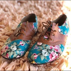 BRAND NEW Kalli Casual Shoes Sz 10